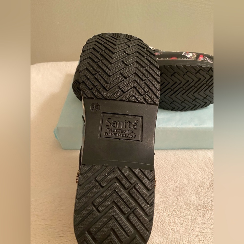 Koi By Sanita Women's Fancy Party Patent Leather Nursing Clogs BRAND NEW - Picture 7 of 11